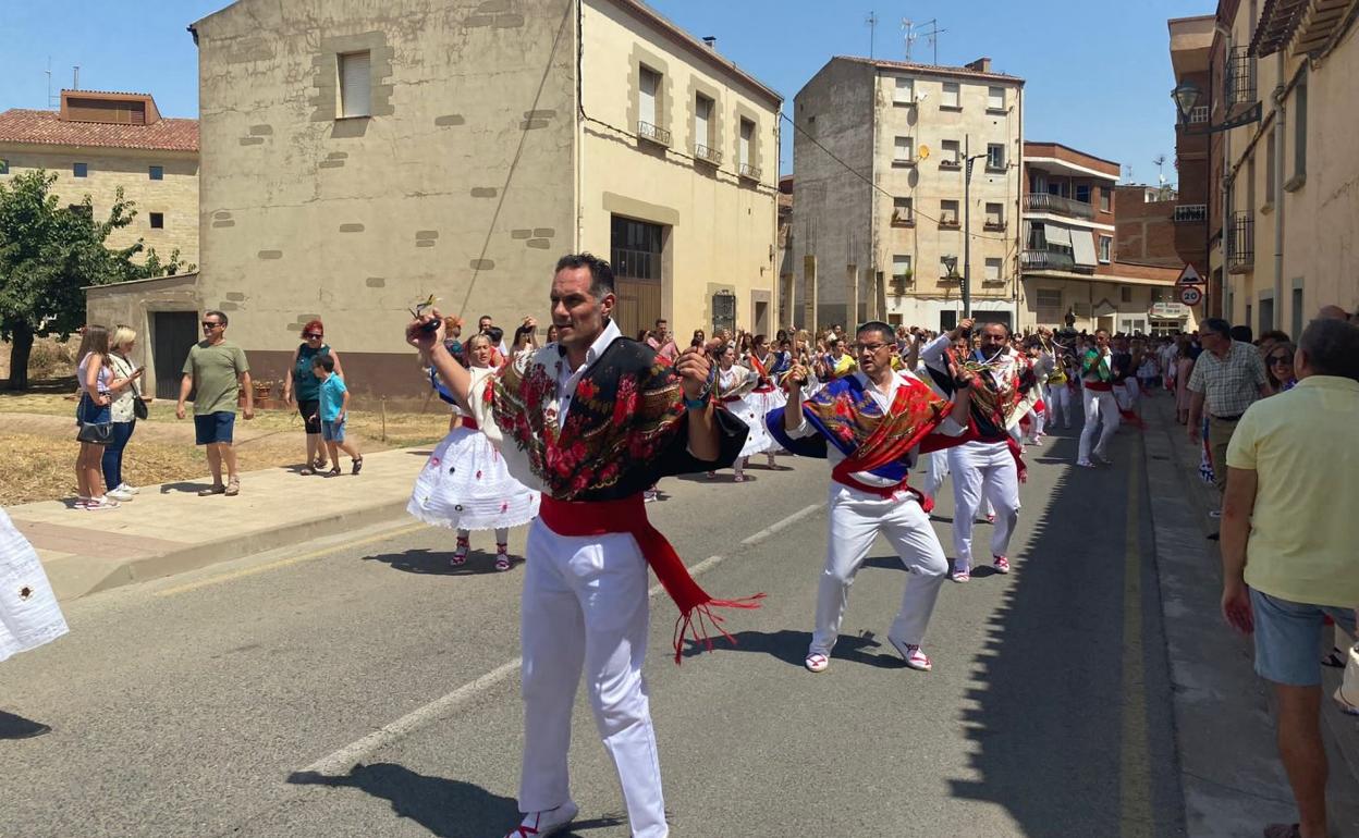 Lardero baila la 'Danza a San Marcial'