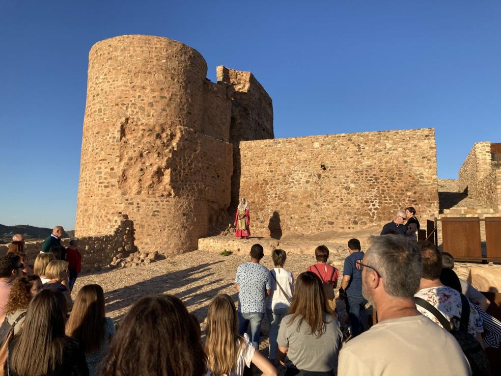 El primer episodio de las rutas teatralizadas de Arnedo viaja al siglo IX en el castillo roquero de los Banu Qasi. 