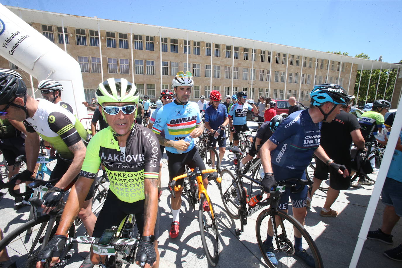 Fotos: La marea ciclista tiñe el paisaje riojano