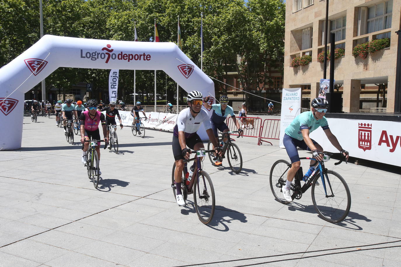 Fotos: La marea ciclista tiñe el paisaje riojano