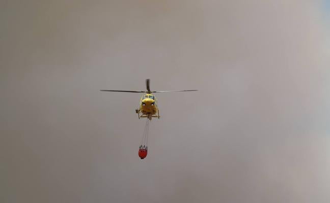 Así trabajan los aviones en la extinción del incendio de Yerga