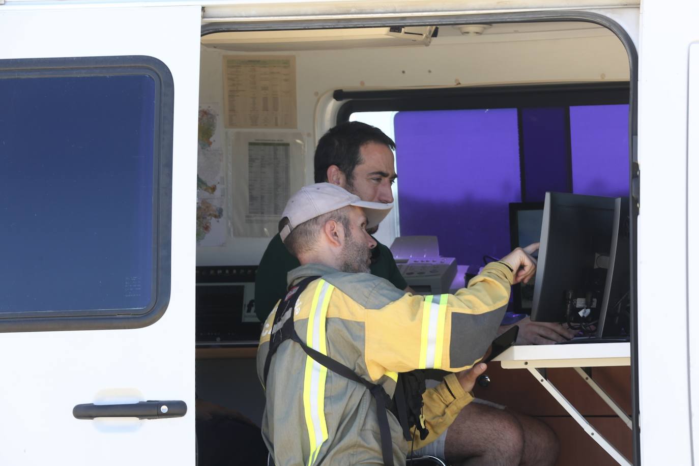 Fotos: Incendio en Yerga: las imágenes del fuego que quema el monte riojano