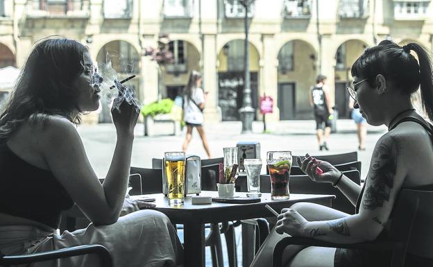 La hostelería riojana exige una normativa común sobre el consumo de tabaco en terrazas