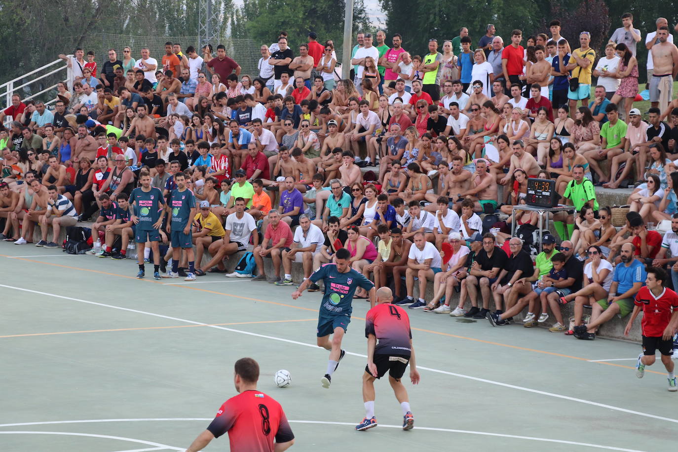 Fotos: 48 Horas de Fútbol Sala de Alfaro: Segura impulsa la remontada que da la Colegiata al Aema