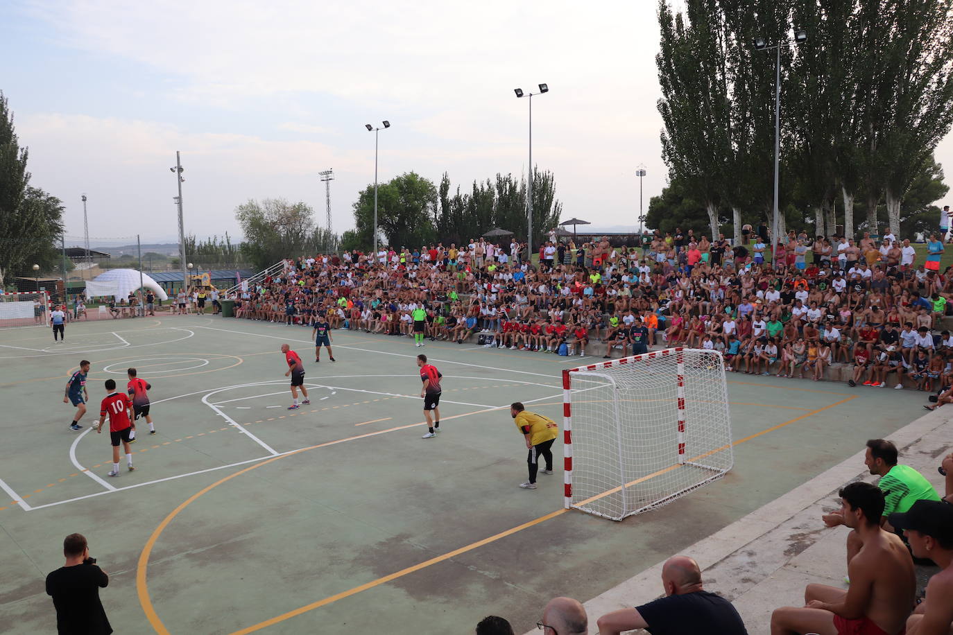 Fotos: 48 Horas de Fútbol Sala de Alfaro: Segura impulsa la remontada que da la Colegiata al Aema