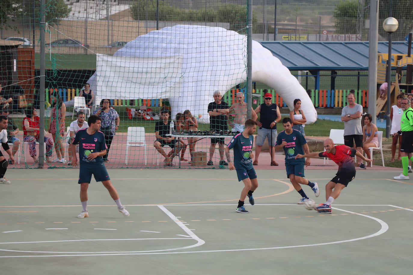 Fotos: 48 Horas de Fútbol Sala de Alfaro: Segura impulsa la remontada que da la Colegiata al Aema