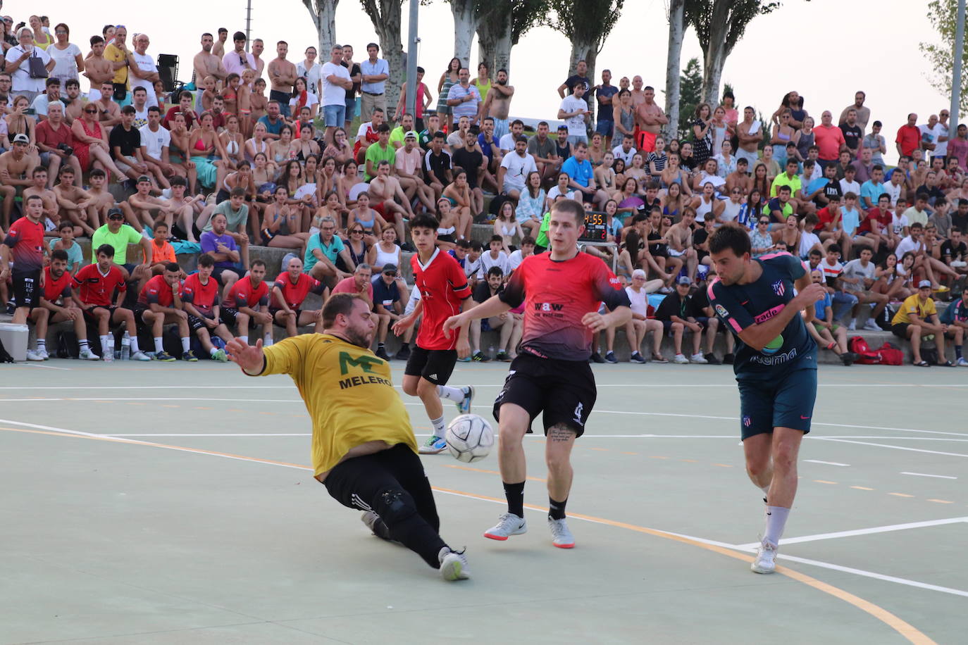 Fotos: 48 Horas de Fútbol Sala de Alfaro: Segura impulsa la remontada que da la Colegiata al Aema