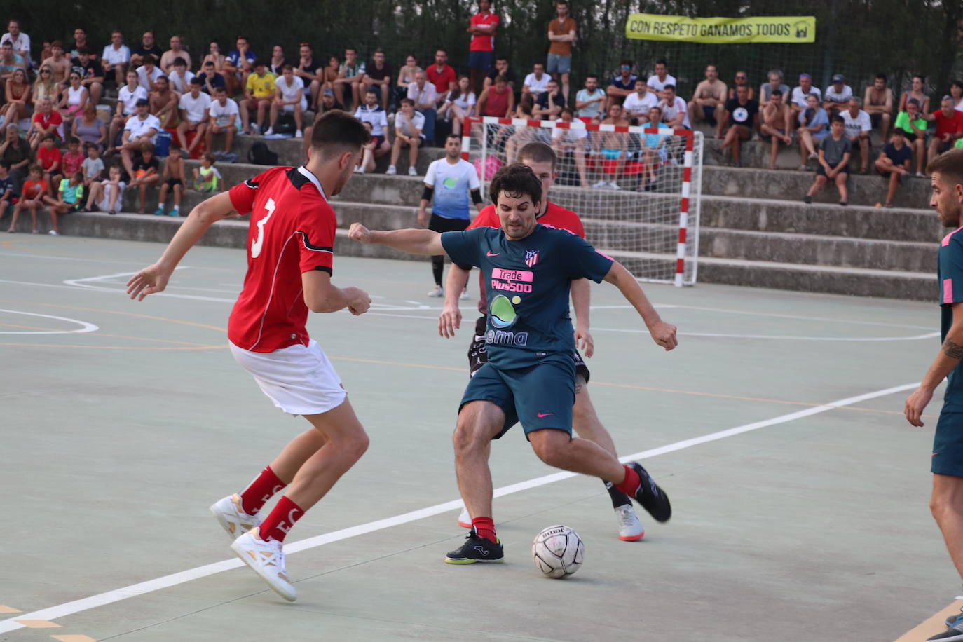 Fotos: 48 Horas de Fútbol Sala de Alfaro: Segura impulsa la remontada que da la Colegiata al Aema