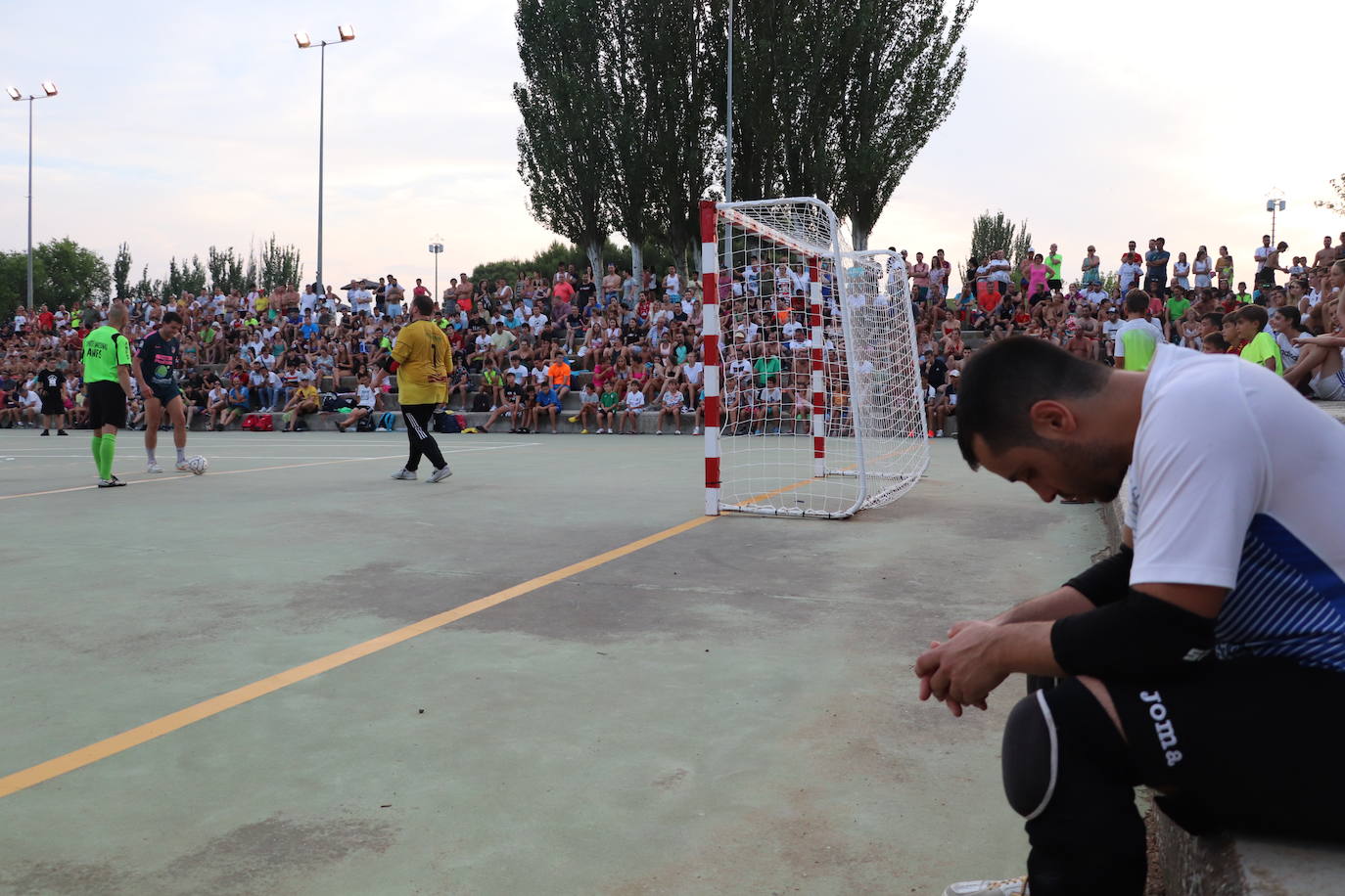 Fotos: 48 Horas de Fútbol Sala de Alfaro: Segura impulsa la remontada que da la Colegiata al Aema