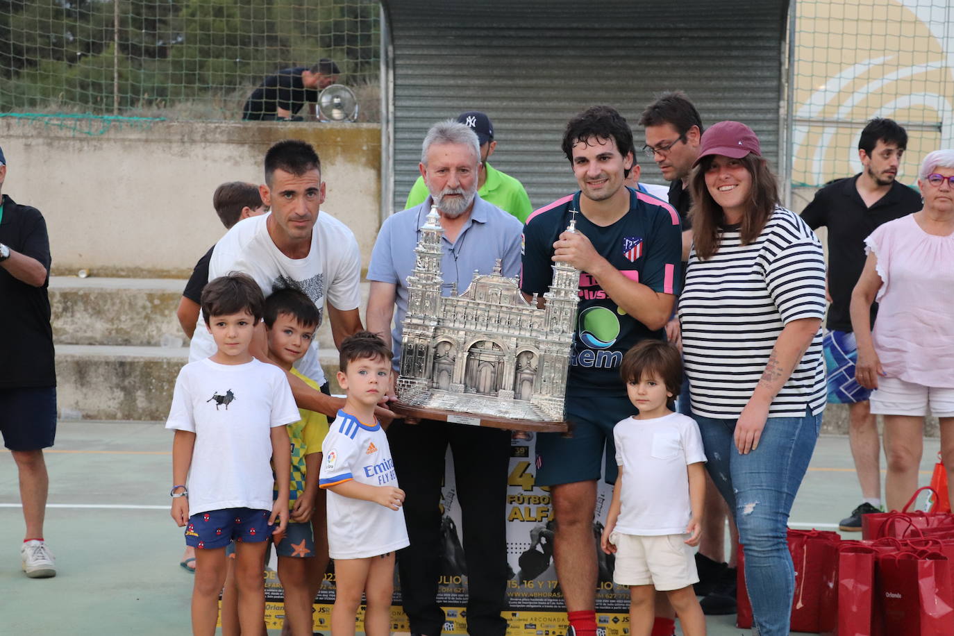 Fotos: 48 Horas de Fútbol Sala de Alfaro: Segura impulsa la remontada que da la Colegiata al Aema