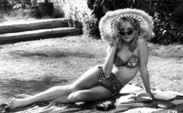 Sue Lyon, en la película 'Lolita' (1962) de Kubrick, fue una de las primeras estrellas de Hollywood que llevaron bikini en la gran pantalla.