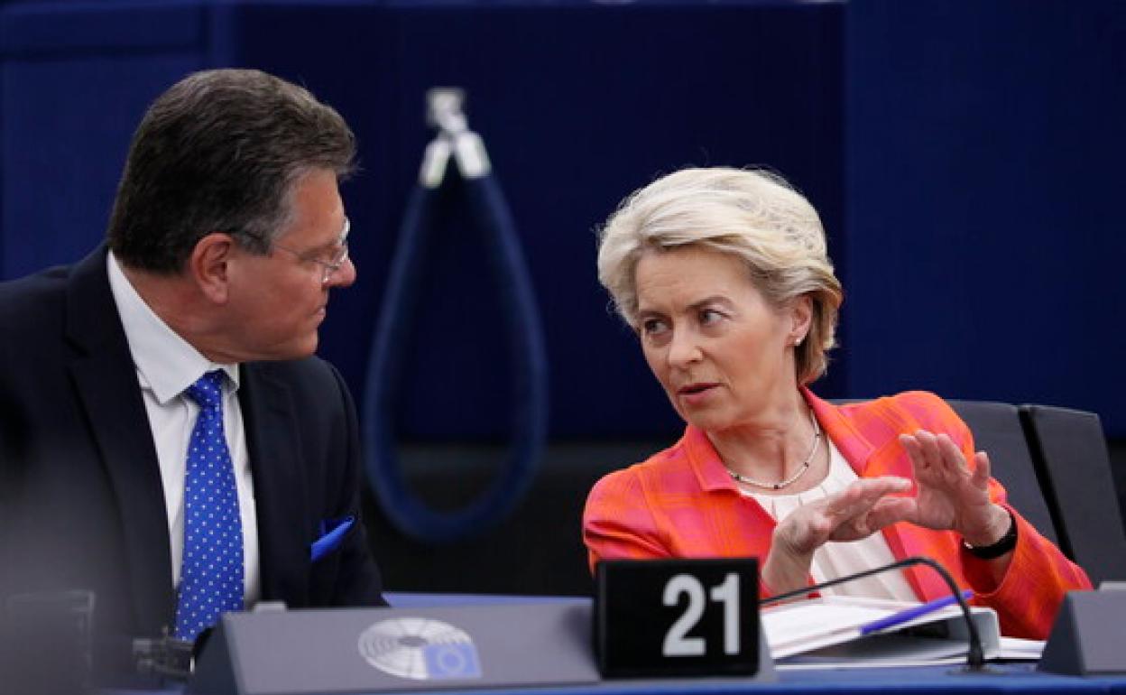 La presidenta Ursula von der Leyen ayer en la Comisión Europea