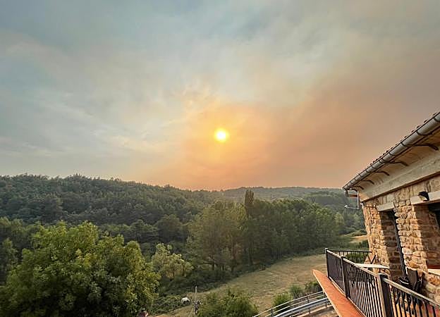 Desde San Andrés, también puede sentirse el fuego.