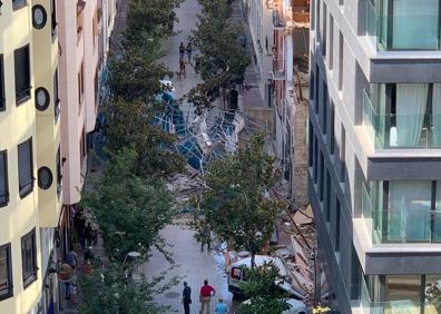 Imagen secundaria 1 - Dos heridos leves en un derrumbe en Gil de Gárate, que pudo acabar en tragedia