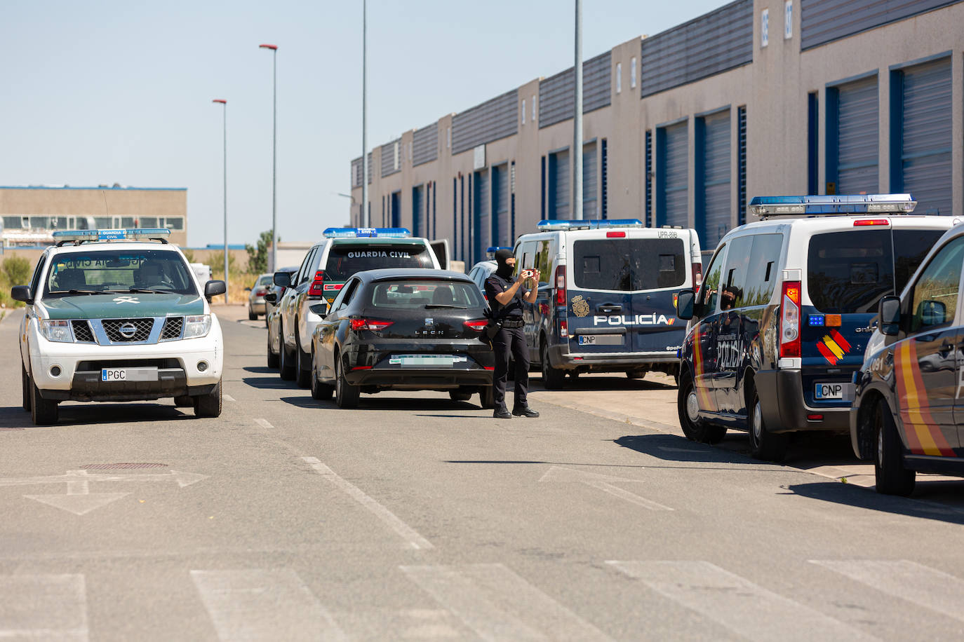 Fotos: Las imágenes de la operación policial en Lardero y Logroño