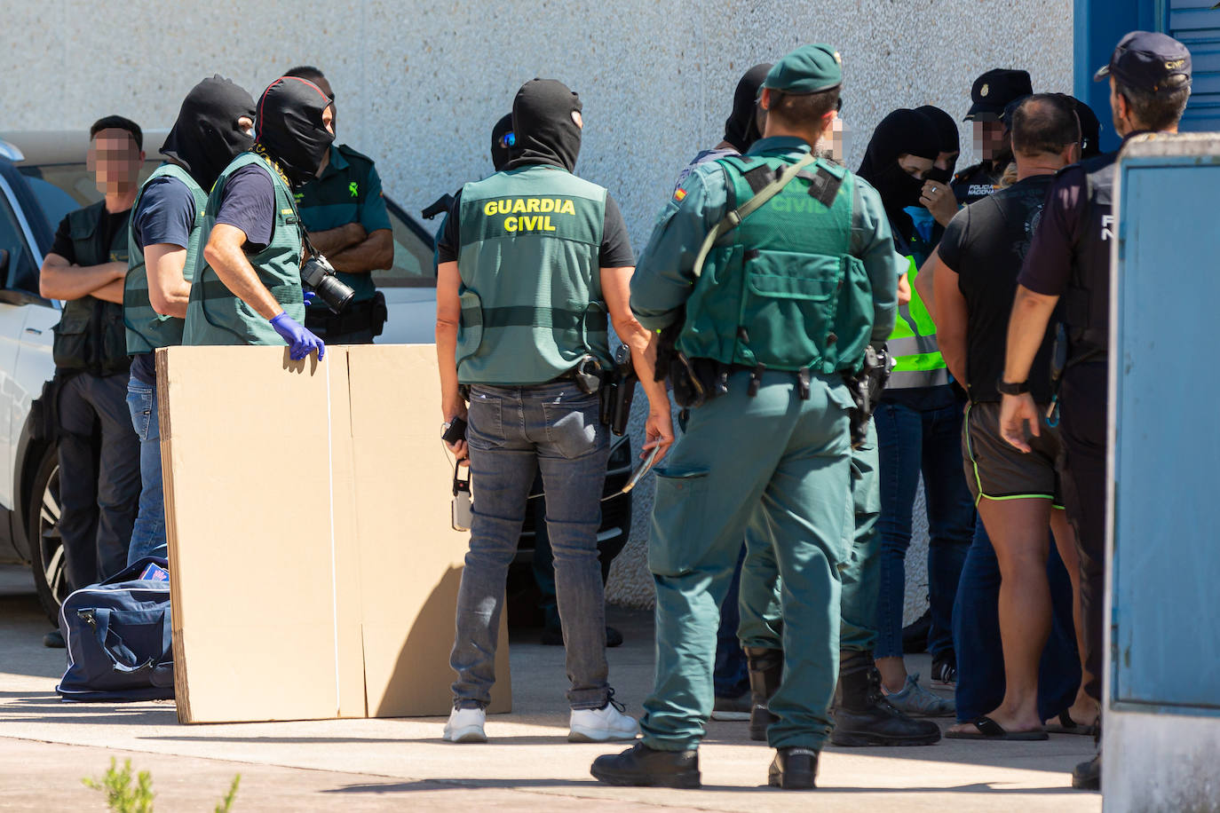 Fotos: Las imágenes de la operación policial en Lardero y Logroño