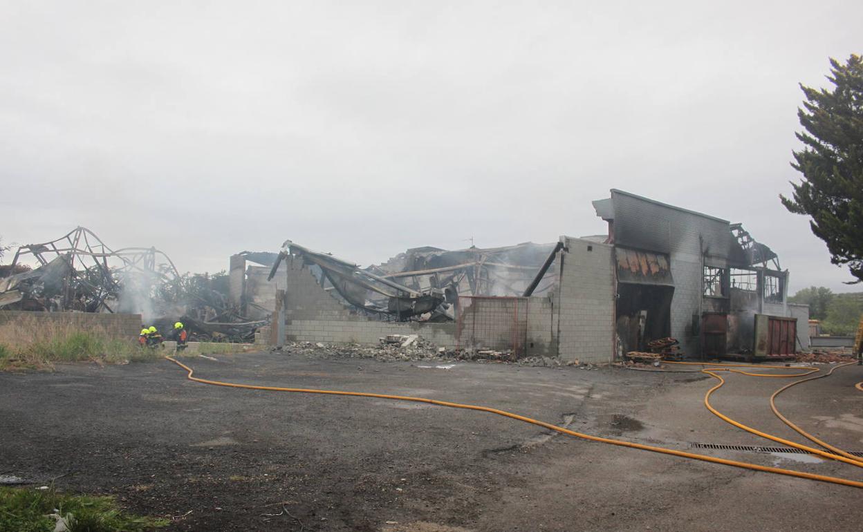 El incendio dejó el pabellón en estado de ruina. 