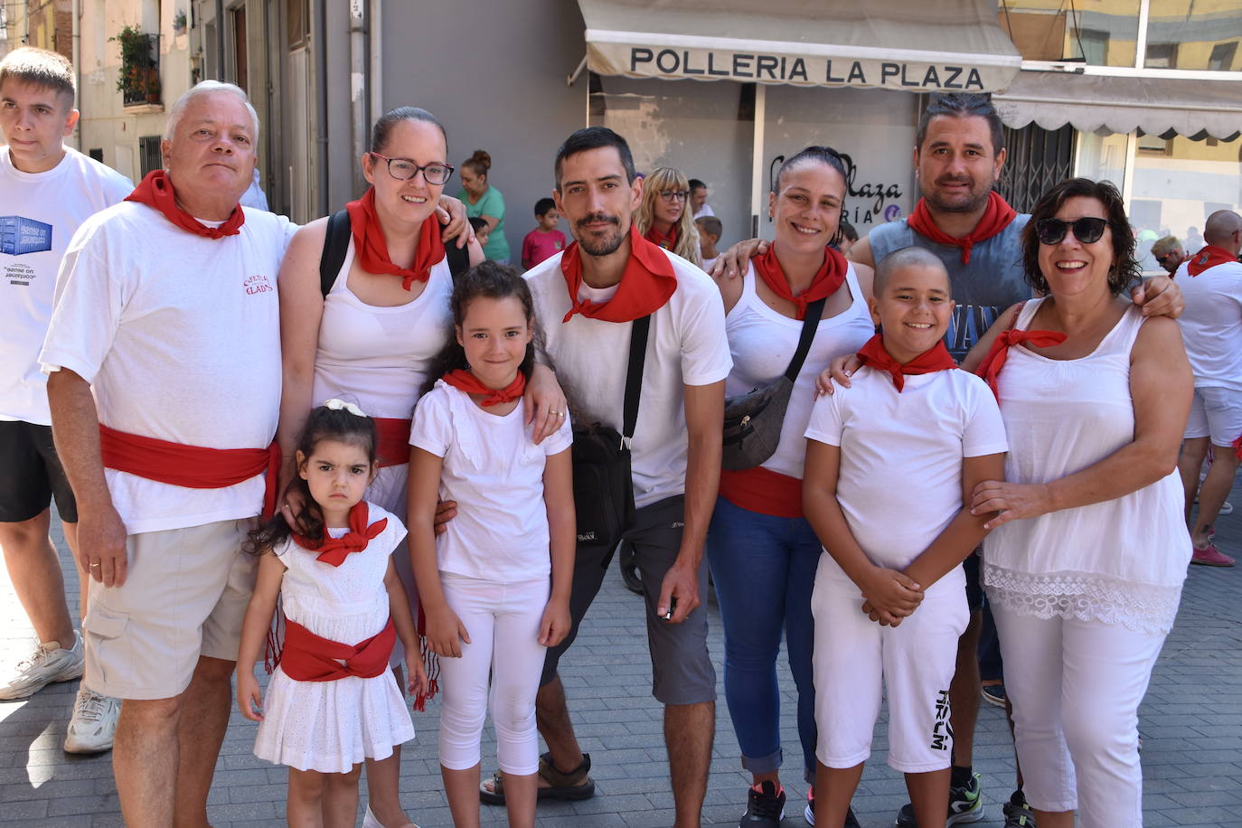 Fotos: Quel inicia las fiestas con el cohete y pañuelos para niños y mayores