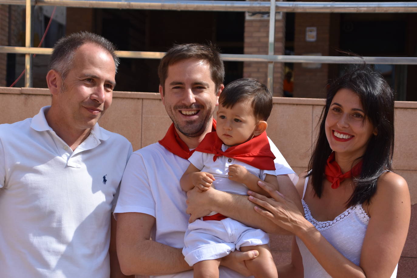 Fotos: Quel inicia las fiestas con el cohete y pañuelos para niños y mayores