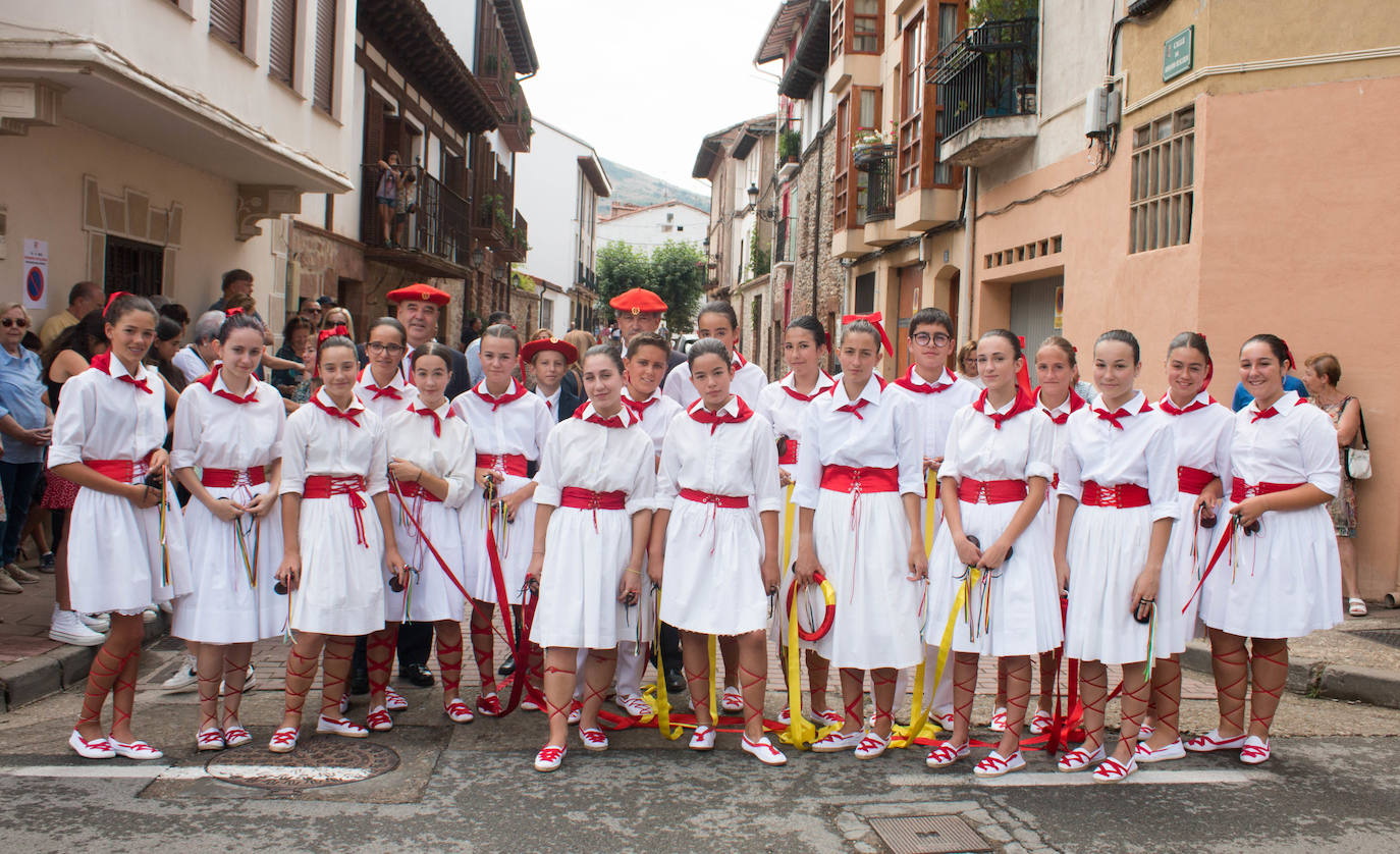 Fotos: Fiestas de Ezcaray: La romería al pico San Lorenzo, techo riojano, y la misa y procesión en la villa