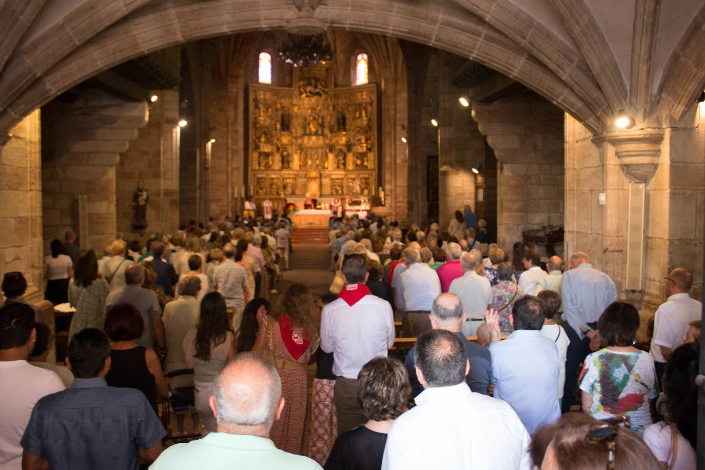 Fotos: Fiestas de Ezcaray: La romería al pico San Lorenzo, techo riojano, y la misa y procesión en la villa