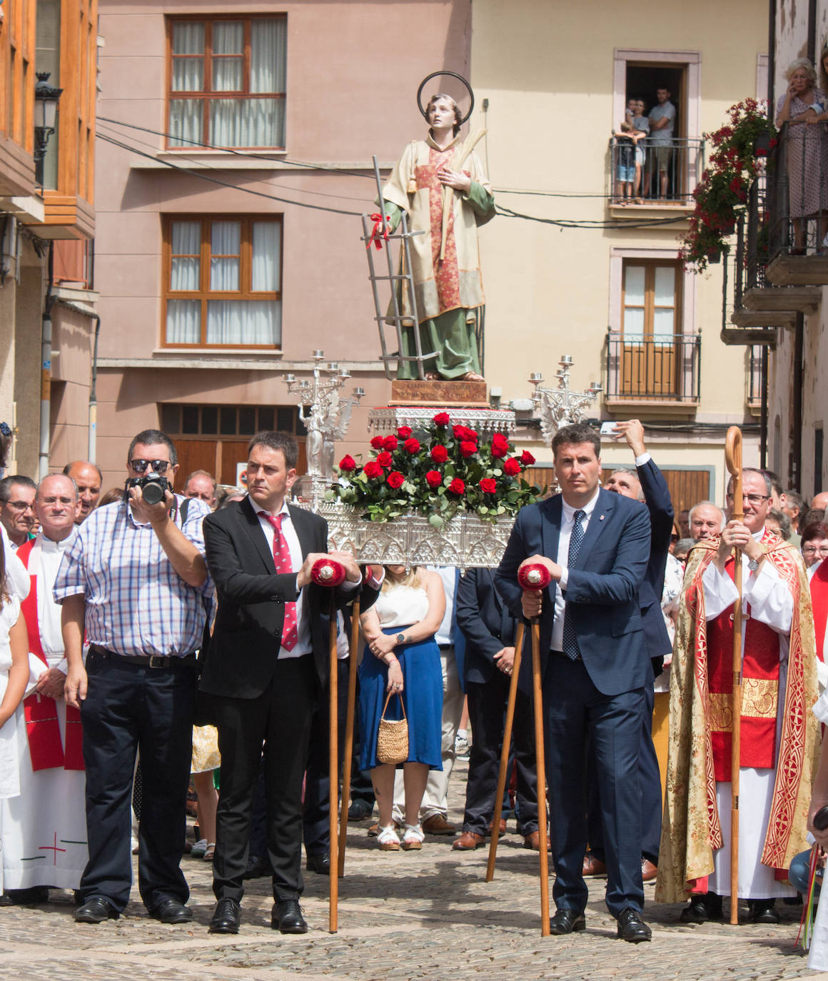 Fotos: Fiestas de Ezcaray: La romería al pico San Lorenzo, techo riojano, y la misa y procesión en la villa