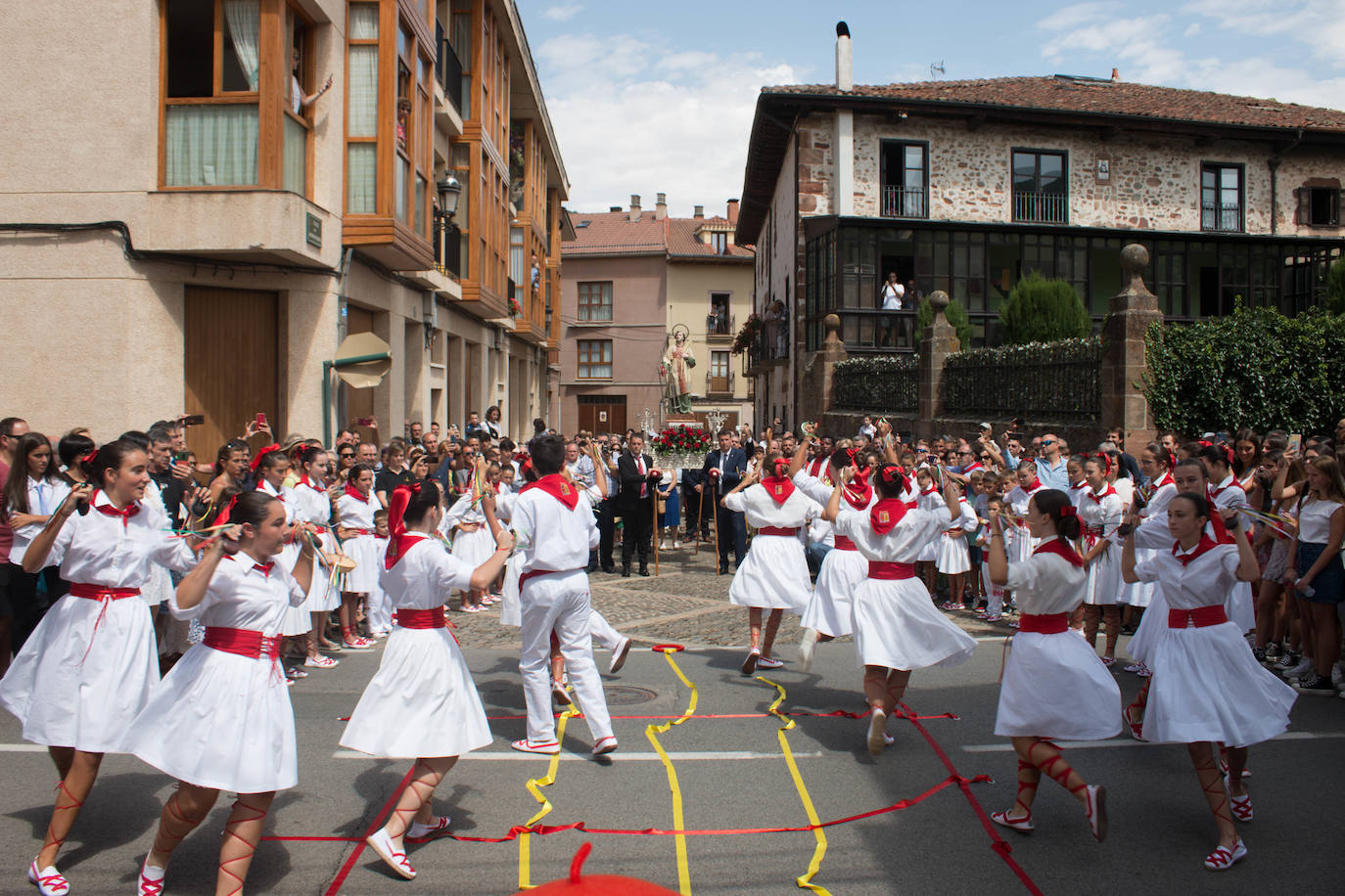 Fotos: Fiestas de Ezcaray: La romería al pico San Lorenzo, techo riojano, y la misa y procesión en la villa