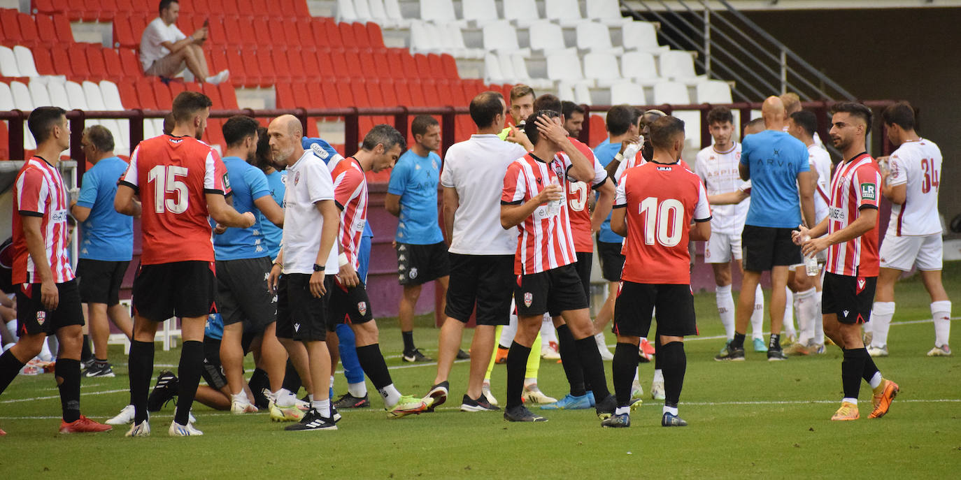 Fotos: Primer amistoso de la UDL ante su afición