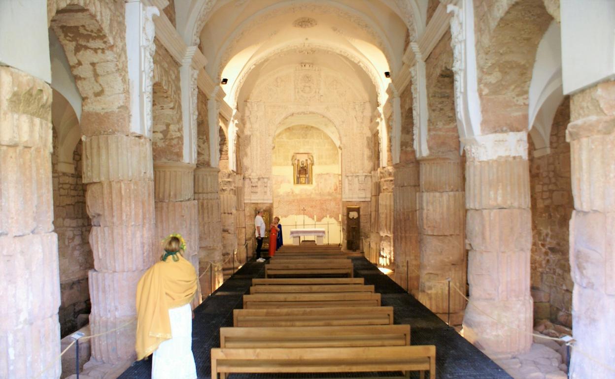 Interior de la Ermita de Arcos. 