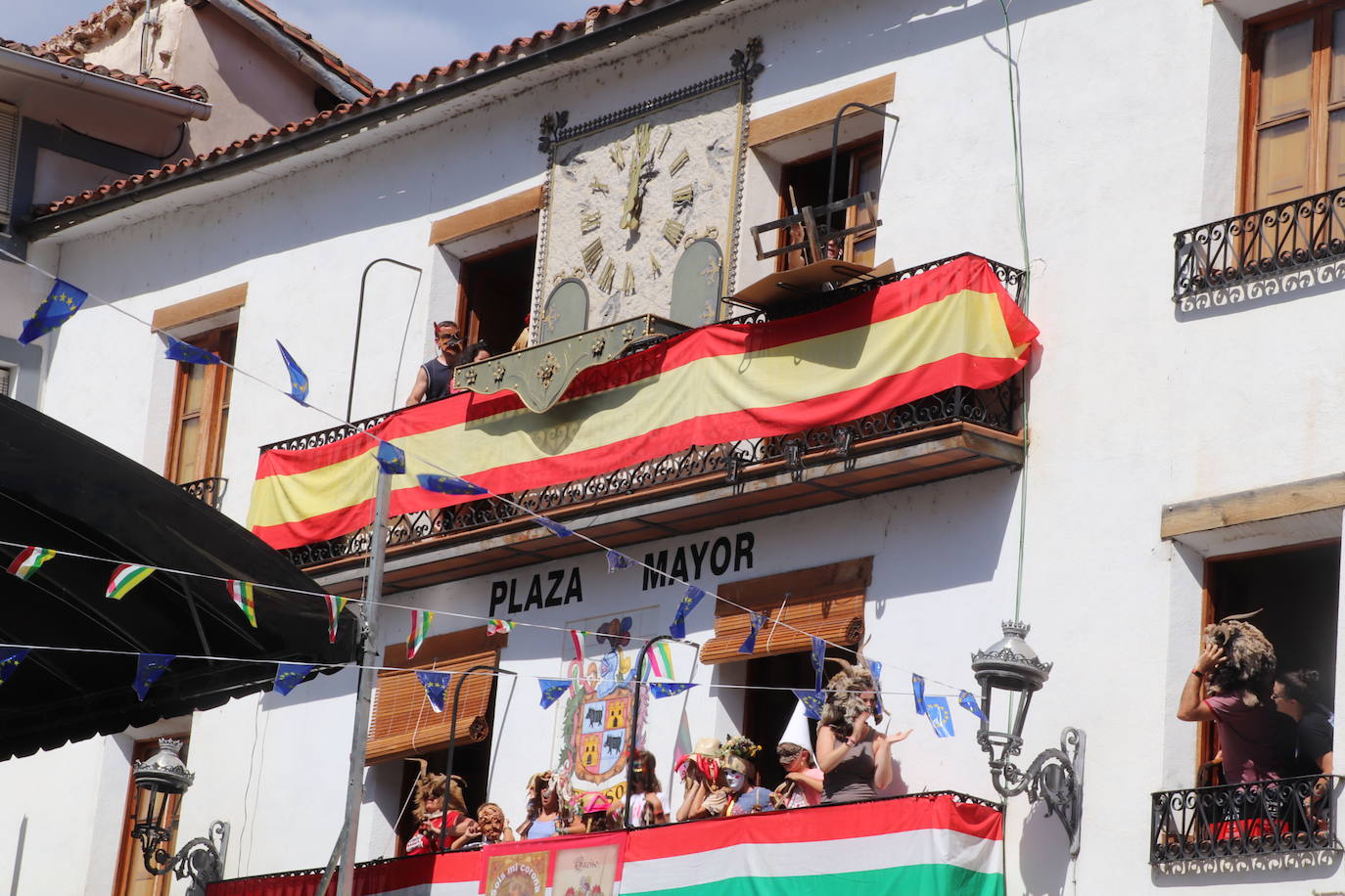 Fotos: Chupinazo de las fiestas de Enciso