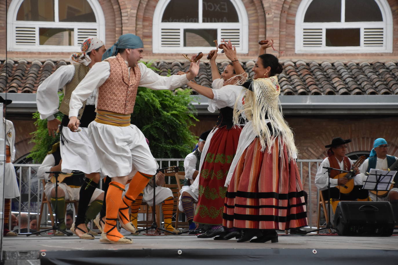 Fotos: Calahorra acogió el XXXII Festival Internacional de Danzas