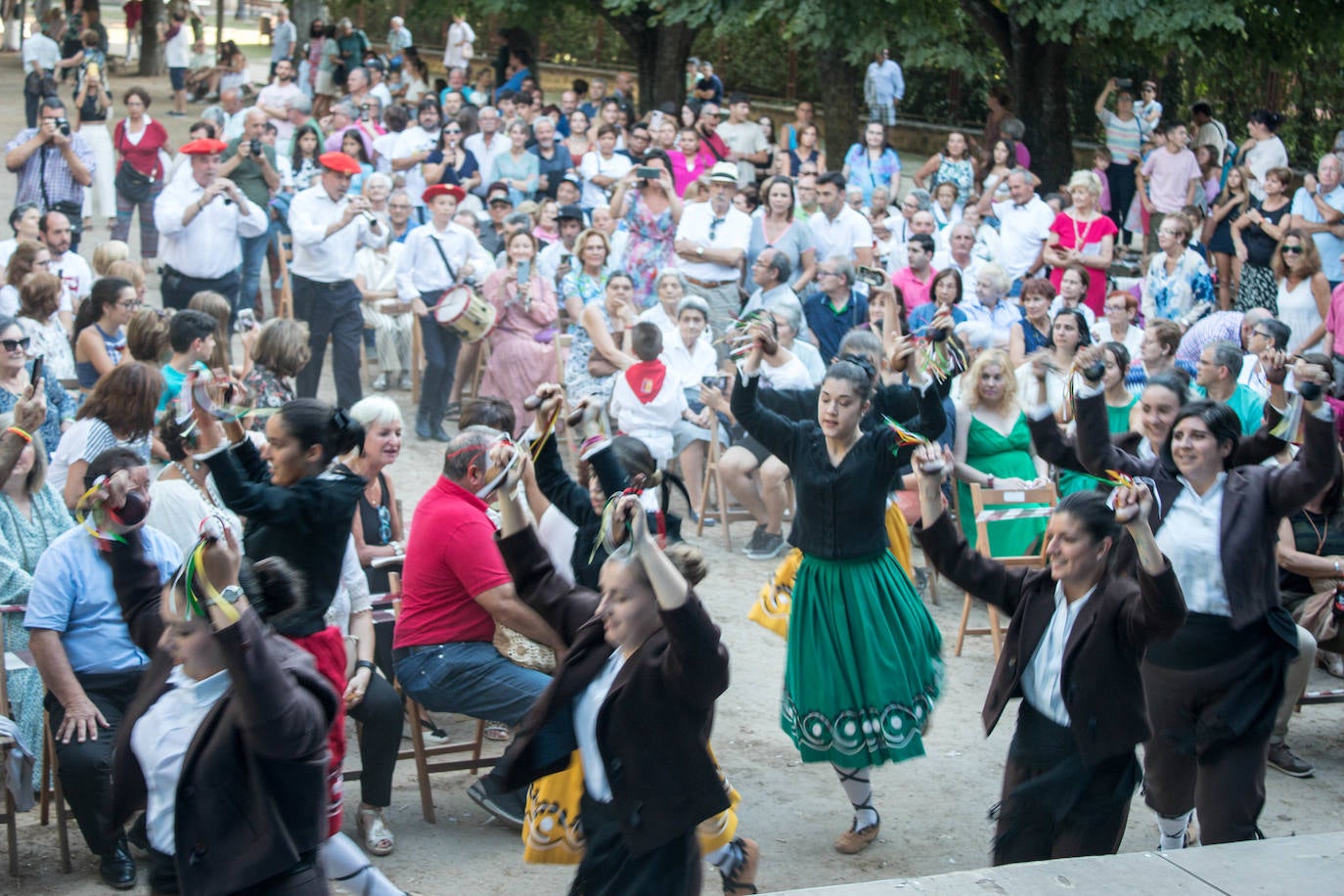 Fotos: Ezcaray despide sus fiestas con mucho ritmo