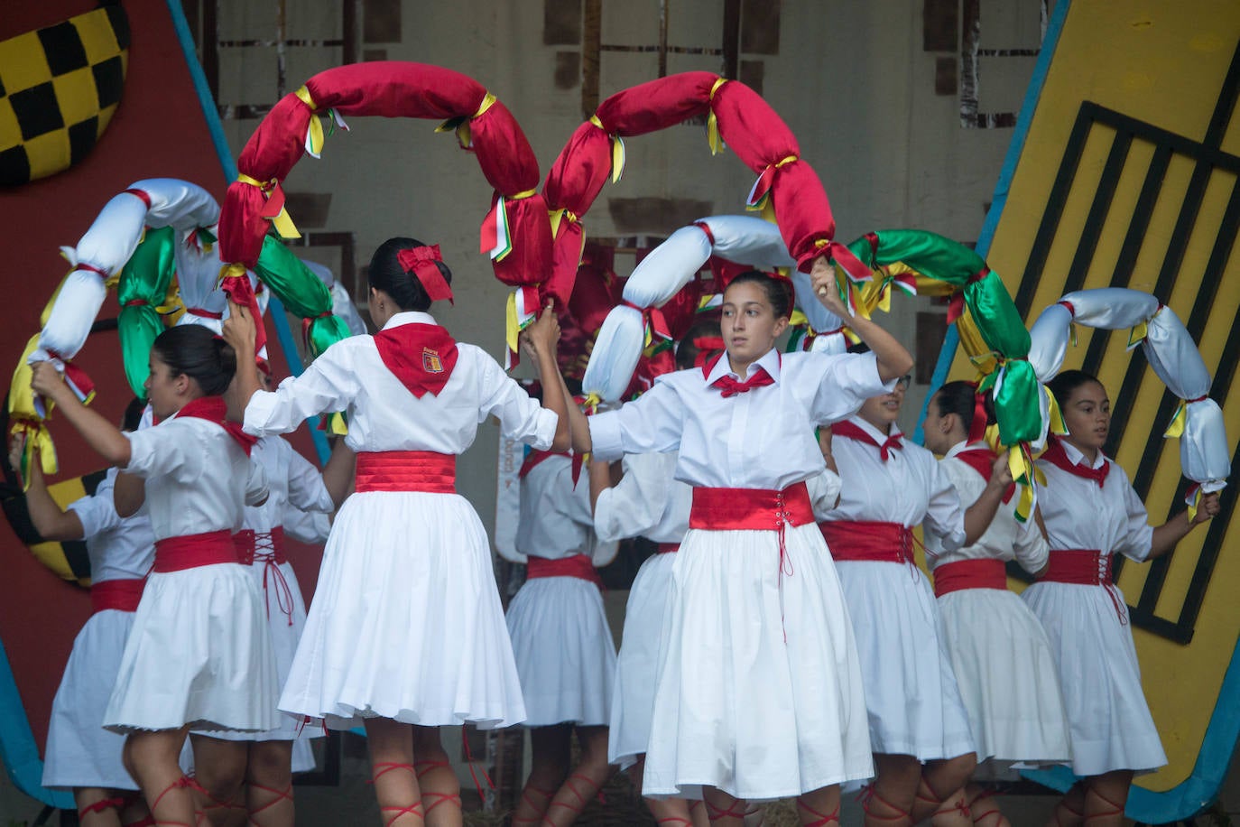 Fotos: Ezcaray despide sus fiestas con mucho ritmo