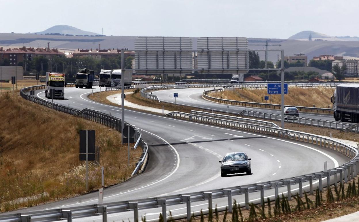 Tramo de la A-12 entre Santo Domingo de La Calzada y Hervías, inaugurado en el año 2015. 