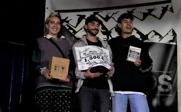 Los ganadores de la sección Cameros del festival con el corto 'La fuente de la juventud'. 