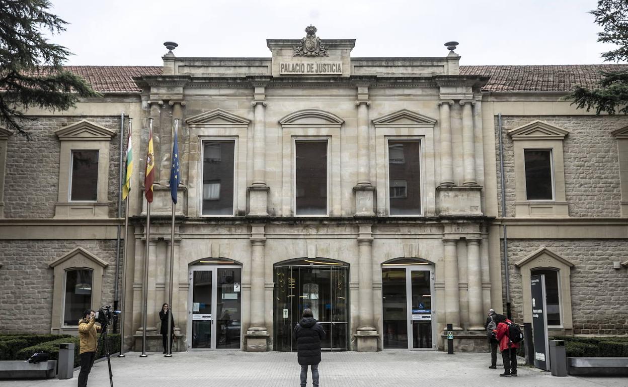 Fachada del Palacio de Justicia. 