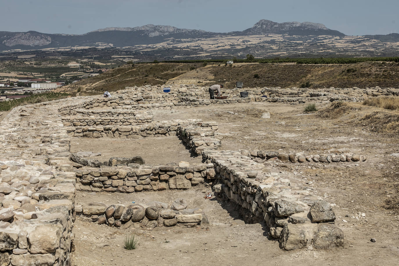 Fotos: El yacimiento del monte Cantabria muestra nuevas partes