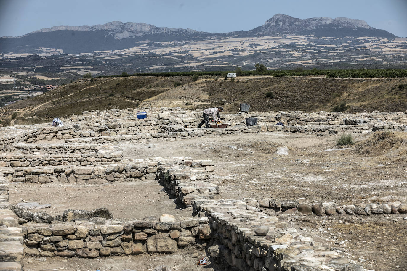 Fotos: El yacimiento del monte Cantabria muestra nuevas partes