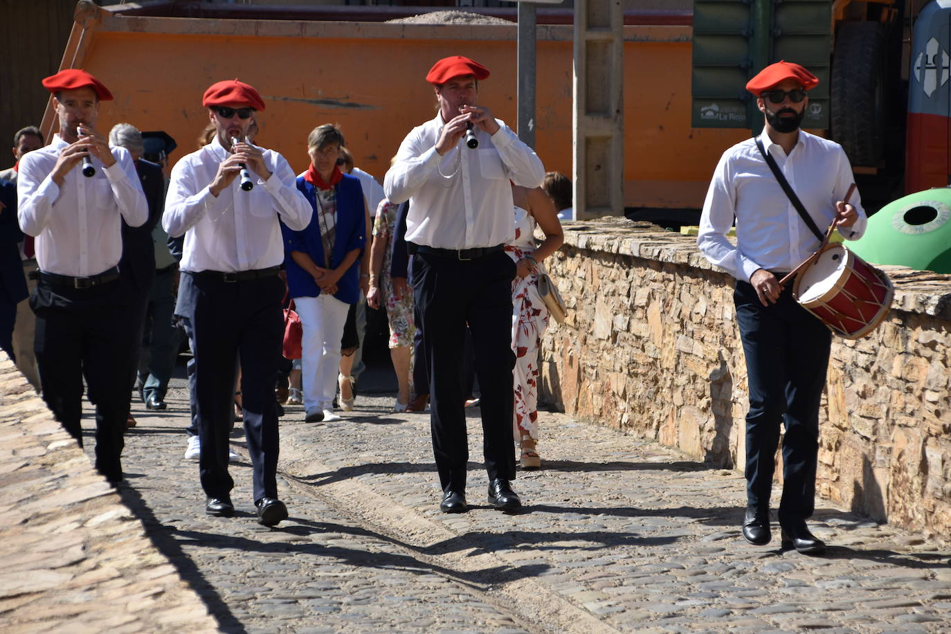 Fotos: San Gil recorre las calles de Cervera al son de las &#039;pulgaretas&#039;