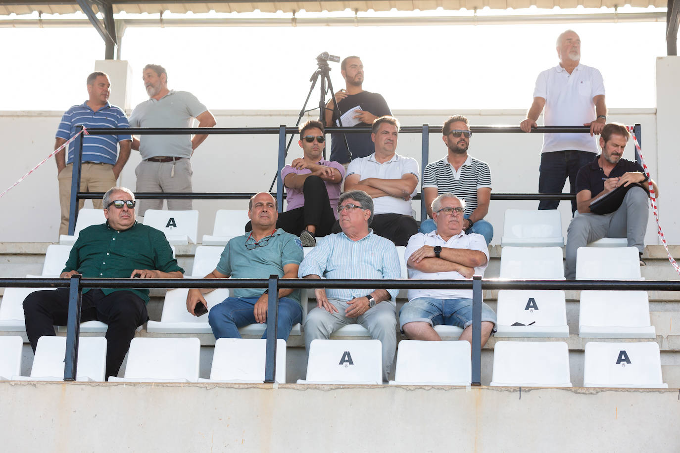 Fotos: Dulce estreno del Arnedo en Segunda RFEF