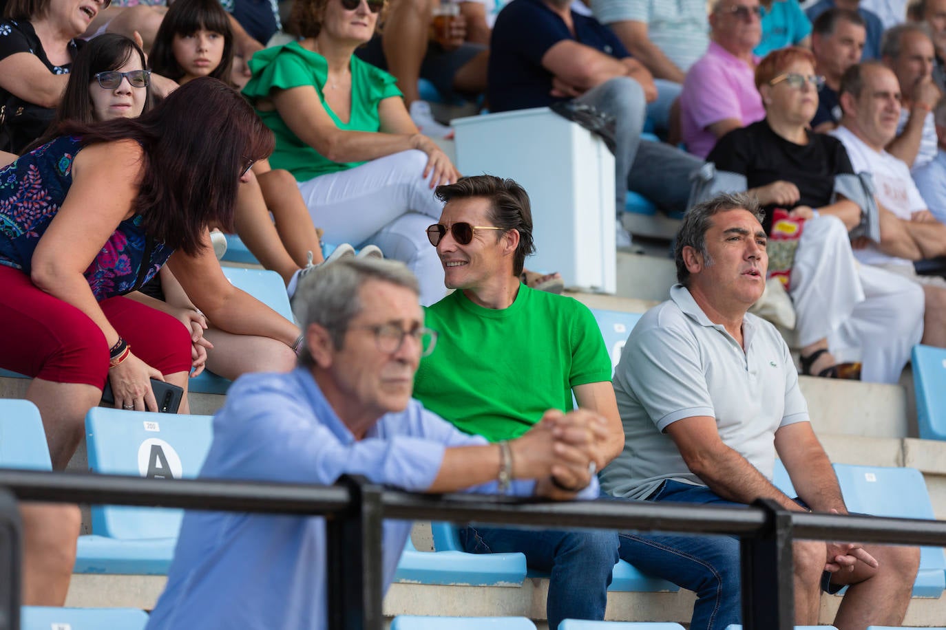 Fotos: Dulce estreno del Arnedo en Segunda RFEF