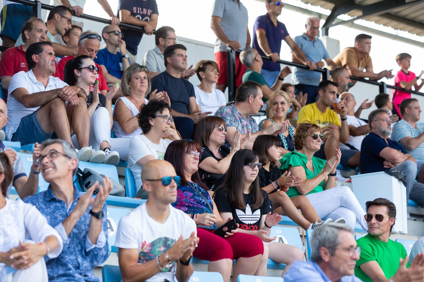 Fotos: Dulce estreno del Arnedo en Segunda RFEF