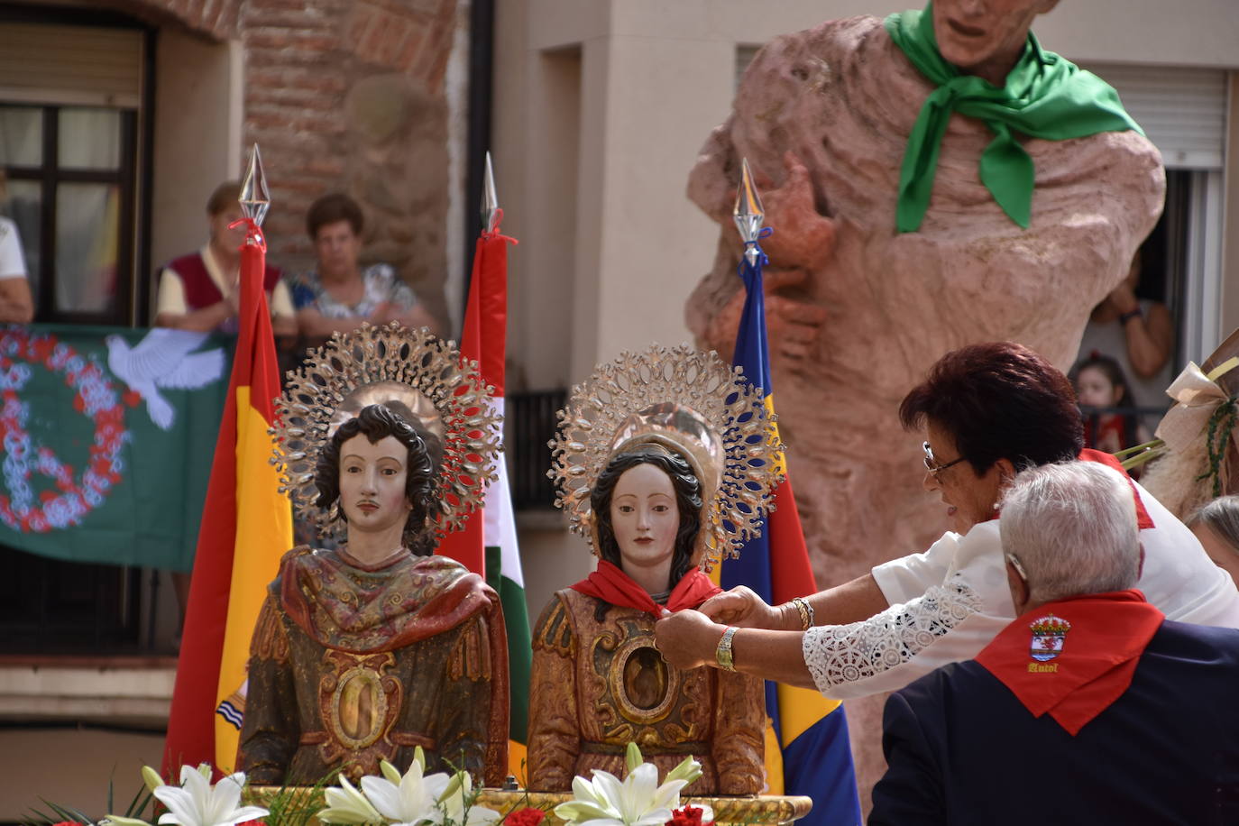 Fotos: Día de San Adrián y Santa Natalia con el tradicional pisado de uvas en Autol