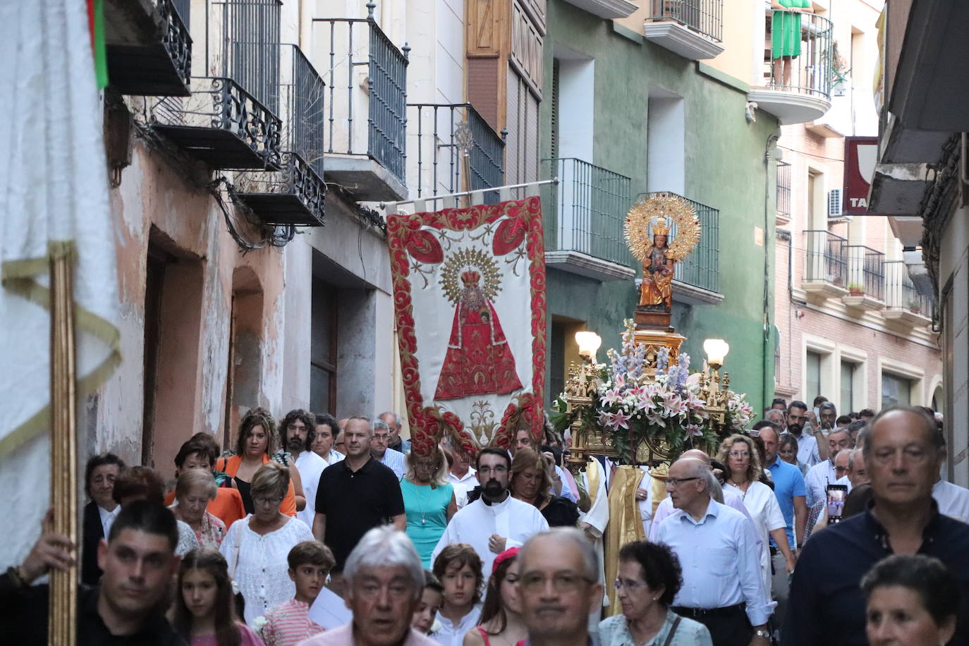 Fotos: Los alfareños honran a la Virgen del Burgo