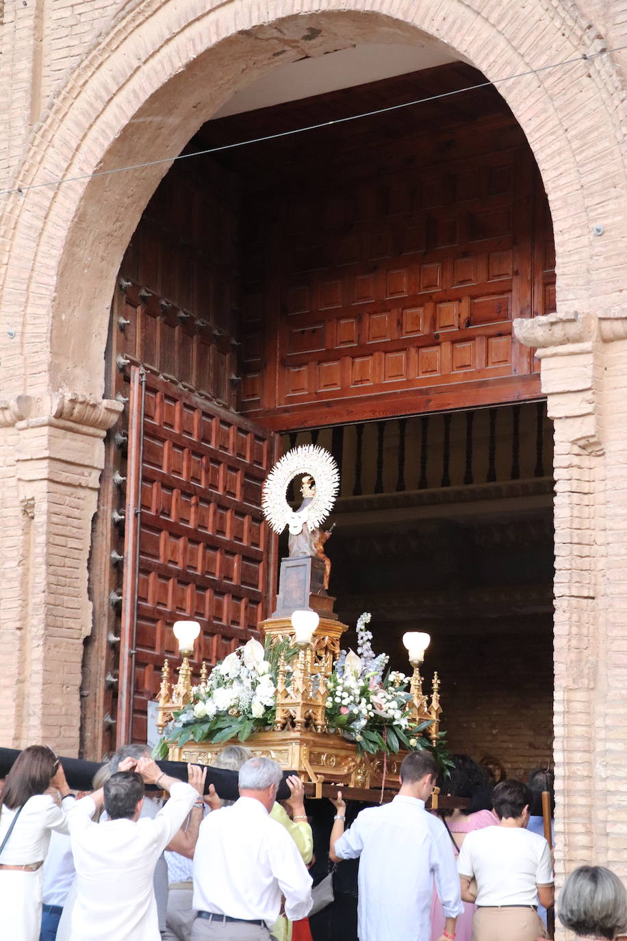 Fotos: Los alfareños honran a la Virgen del Burgo