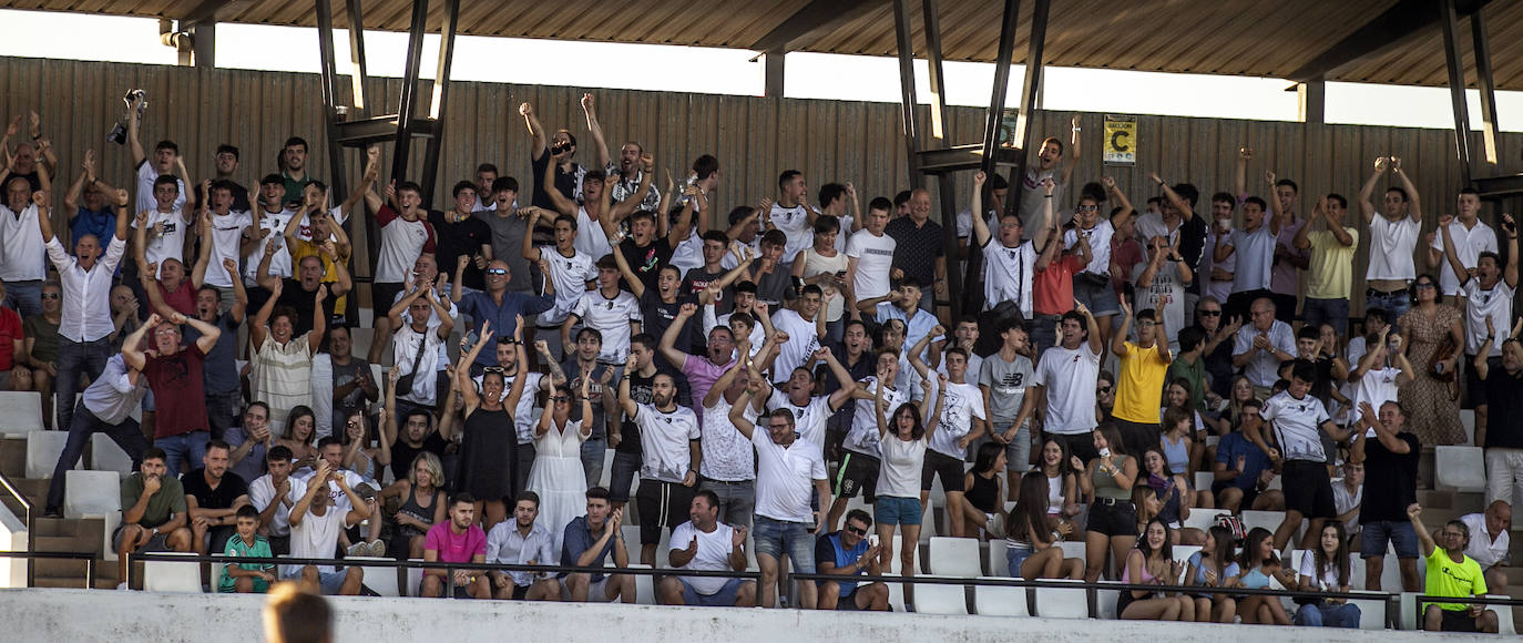 Fotos: Victoria para el Alfaro ante la Real Sociedad C