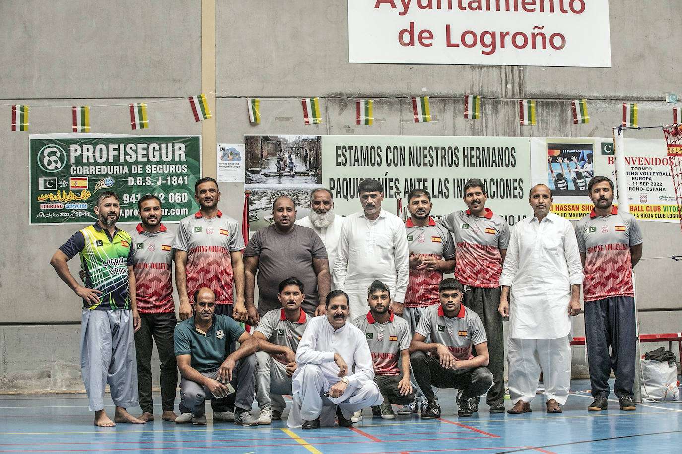 Fotos: La comunidad pakistaní en Europa se vuelca en Logroño con el torneo solidario de shooting volleyball