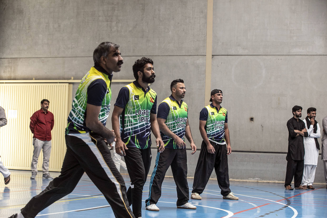 Fotos: La comunidad pakistaní en Europa se vuelca en Logroño con el torneo solidario de shooting volleyball