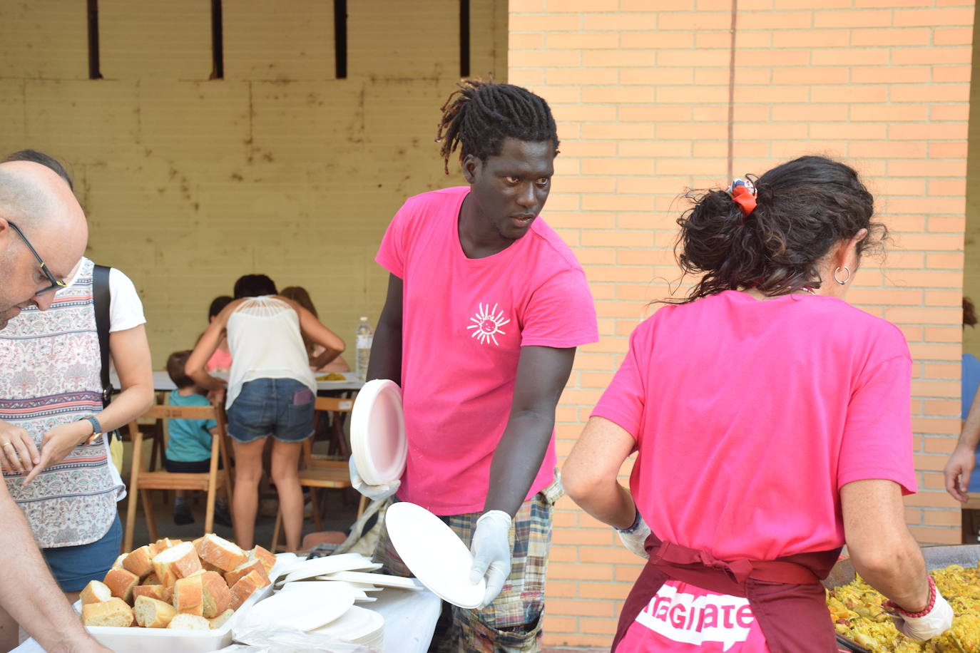 Fotos: Paellada en las fiestas del barrio logroñés de El Campillo