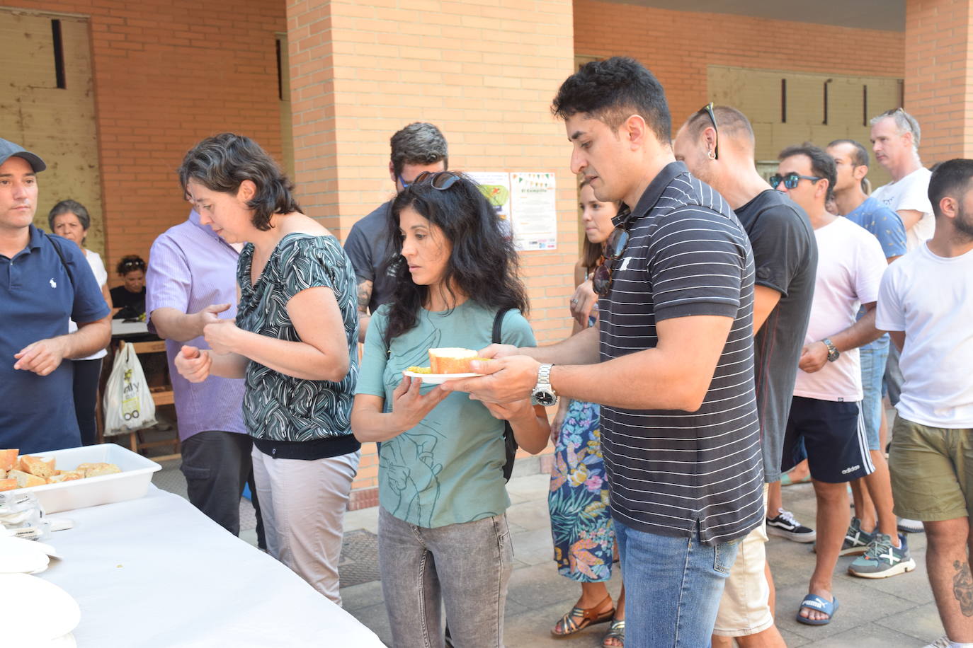 Fotos: Paellada en las fiestas del barrio logroñés de El Campillo